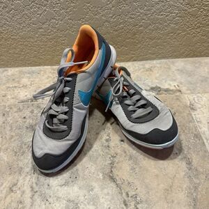 Nike Shoes Womens 6 Victoria NM Running Sneakers Gray Mesh Sneakers Casual